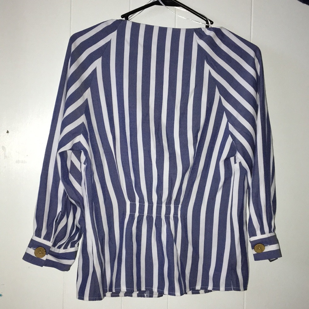 Blouse - Picture 2 of 3